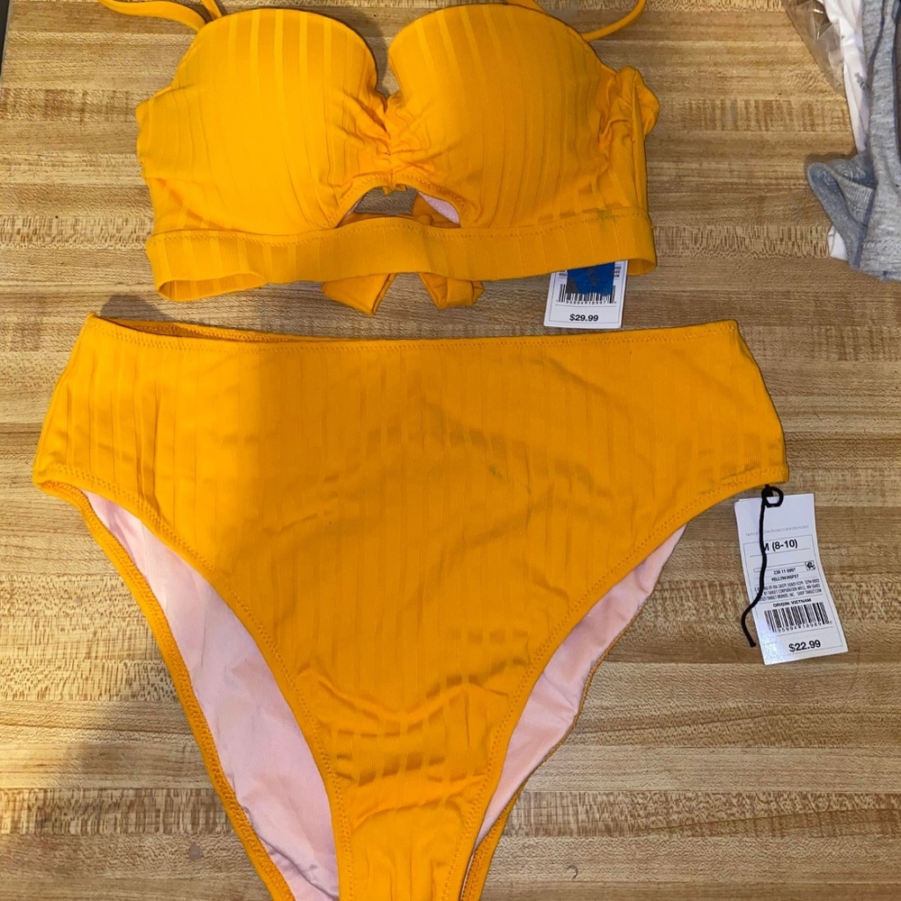 Women's shade and shore two-piece bathing suit top is 32b bottoms are me…